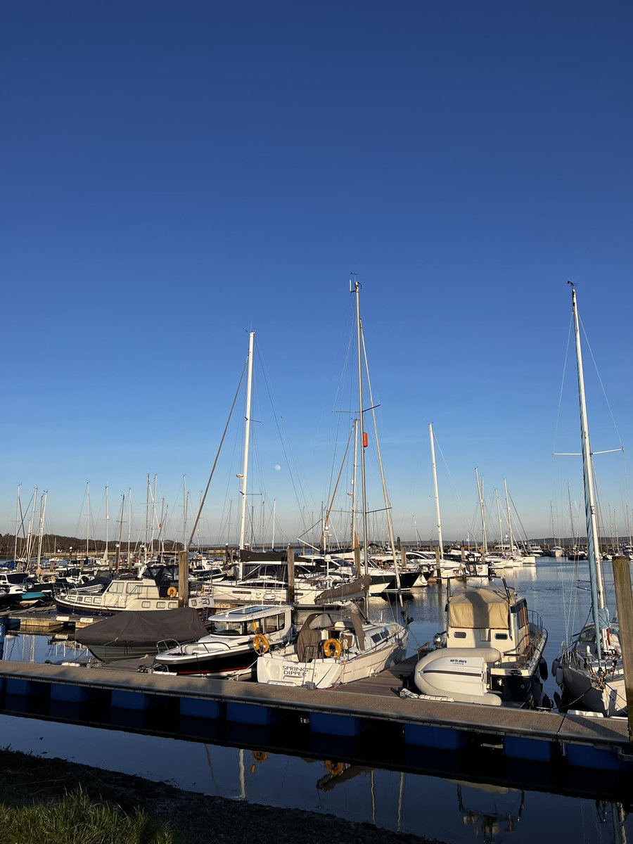 Vhari Russell tweet media