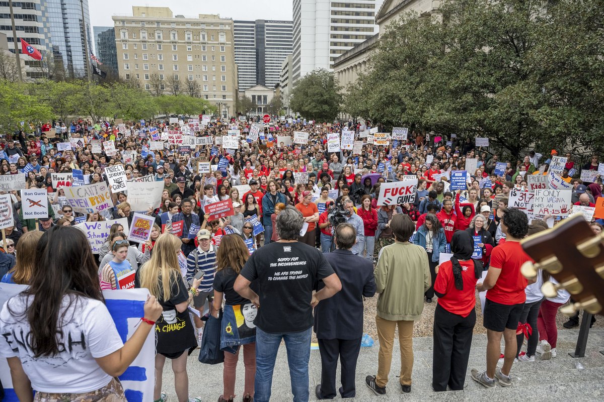 Everytown's tweet photo. Students in Tennessee walked out yesterday &amp; students nationwide are walking out tomorrow to say ENOUGH. Guns are the #1 killer of American children and teens but they don't have to be.

Join @StudentsDemand tomorrow: Text WALKOUT to 644-33 to organize a walkout at your school. https://t.co/5MVK4g6Sju