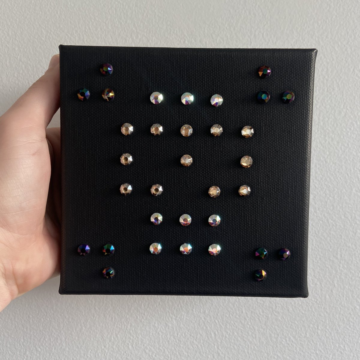 ccX_space's tweet photo. the real story of a failed mint turned into a free mint to upcoming On Demand IRL corresponding original physical artworksβοΈβ οΈβ¨
#xPhunks @ #MultiversX π« https://t.co/SSLCiQFUYu