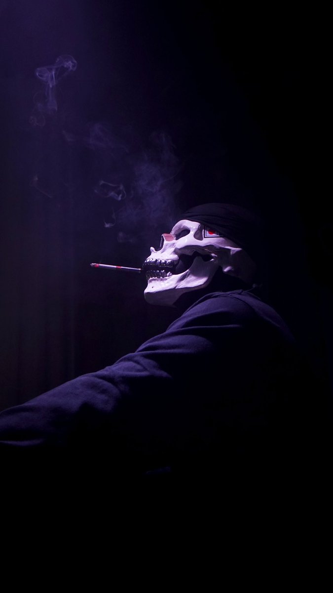 TheIencli's tweet photo. Le plus mignon des squelettes dans mon objectif 💀 @vladcauchemar 💀✨ https://t.co/Kp1XF5b1ns