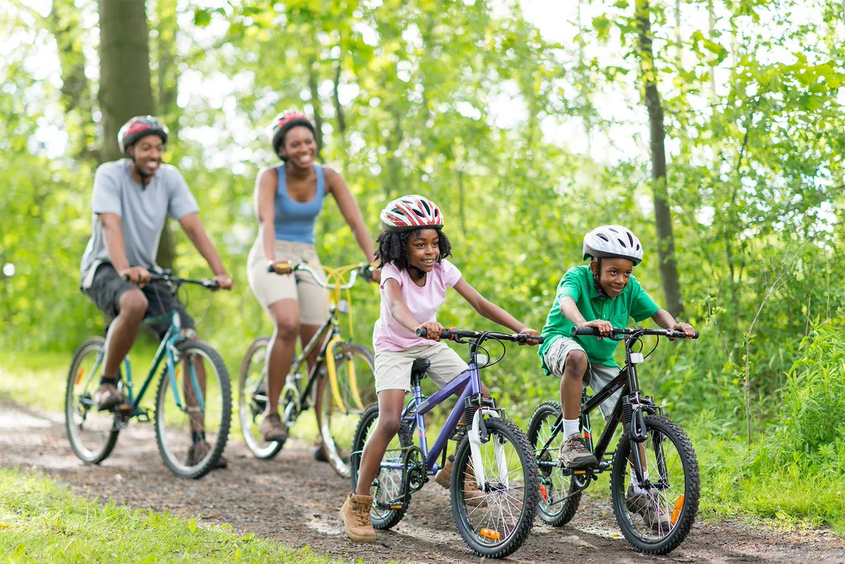 p_vovken's tweet photo. Reading  about the potential of #bicycle infrastructure to reduce urban pollution and traffic congestion. Encouraging more people to cycle can have a significant impact on the environment. #ecologicalsolutions #sustainability https://t.co/exbT4brBU1