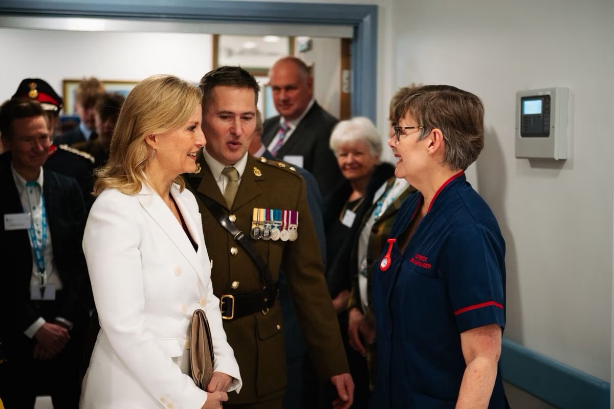 LizReece tweet media