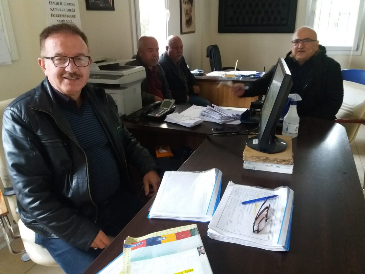 #İzmir 2. Bölge milletvekili Adayımız Rahmi Rençber ile Bayraklı'daki komşularımızı, Adalet Mahallesi ve Mansuroğlu Mahallesi Muhtarlarımızı ziyaret ettik. Akp'den de bizi yoksullaştıran bu düzenden de kurtulacağız✊
<a href="/IzmirTkp/">TKP İzmir</a>
#TKPGelirHerŞeyDeğişir 
#1oyErdoğanGitsinDiye1oyTKPye