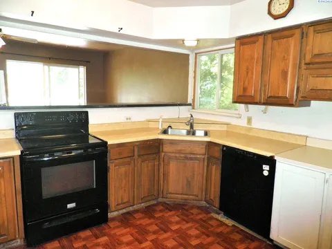 blake_h_25's tweet photo. First rental property renovation is about complete
Piti: $1689
Market rental value: 2500-2600 https://t.co/gqAw17WzNL