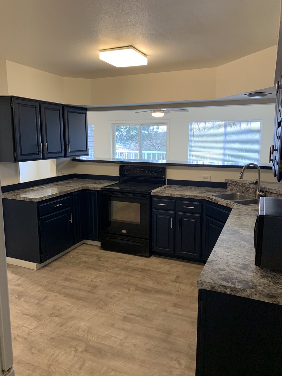 blake_h_25's tweet photo. First rental property renovation is about complete
Piti: $1689
Market rental value: 2500-2600 https://t.co/gqAw17WzNL