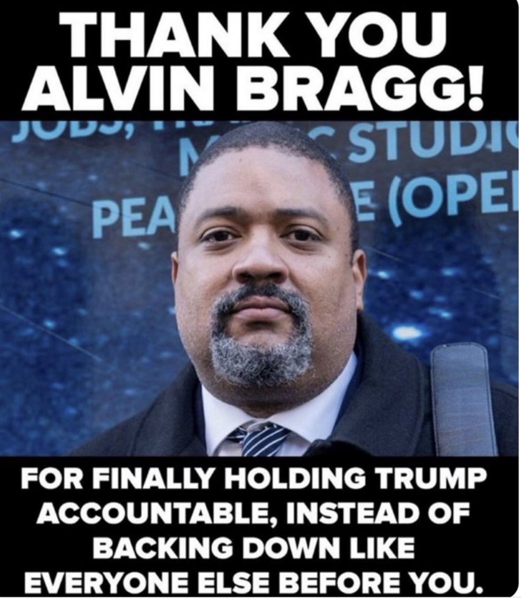 mostra4u's tweet image. THANK YOU 👍🏼
Alvin Bragg For Demonstrate That #JusticeIsForAll ⚖️
#TrumpArraignmentDay 
#TrumpForPrison2024