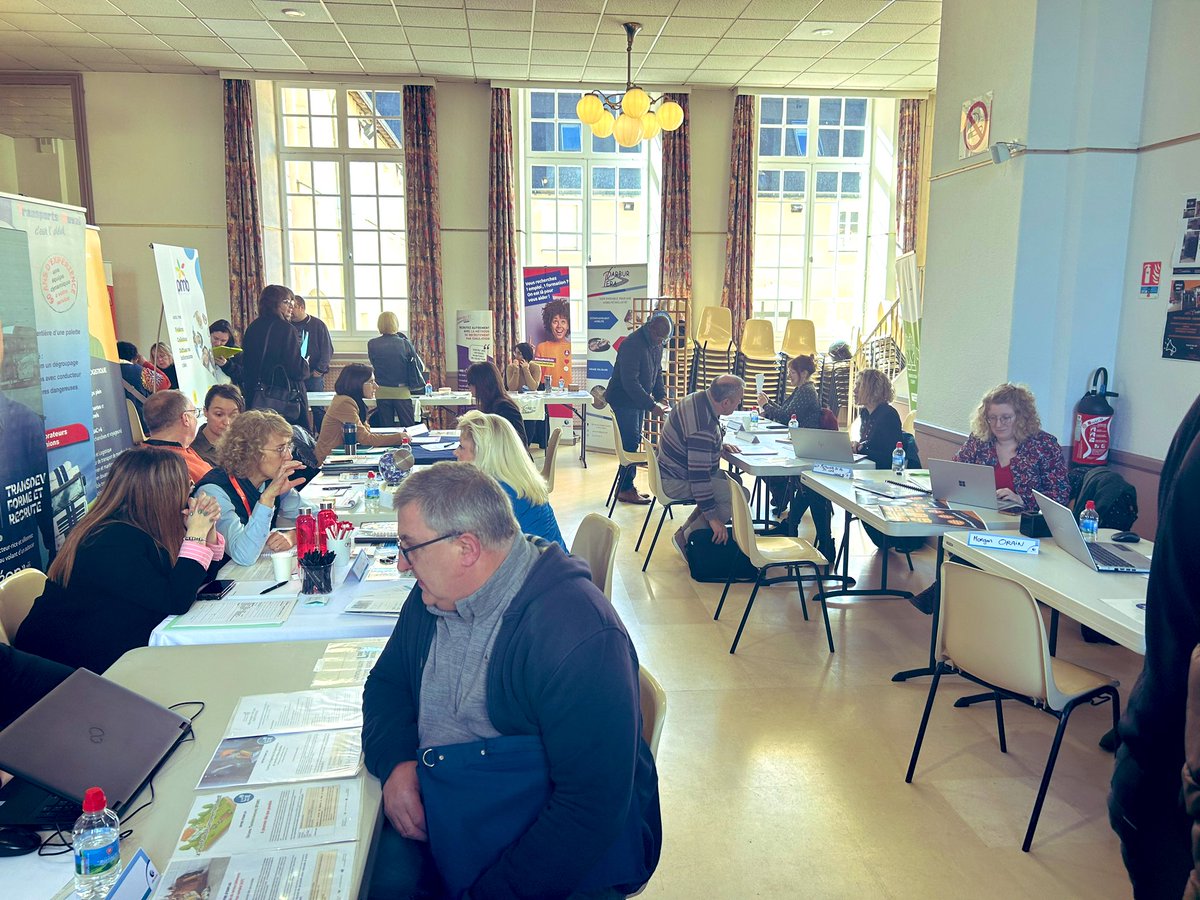 ✅Belle réussite pour cette 2ième édition du printemps de l’emploi : 28 entreprises multisectorielles et plus de 250 demandeurs d’emplois présents et satisfaits!!! 👏👏à mes équipes pour leur mobilisation👌🏾
#TeamMontval  #Emploi @poleemploi_PDL <a href="/PreciadoSabine/">Preciado</a> <a href="/WozniakClemence/">Clemence Wozniak</a>
