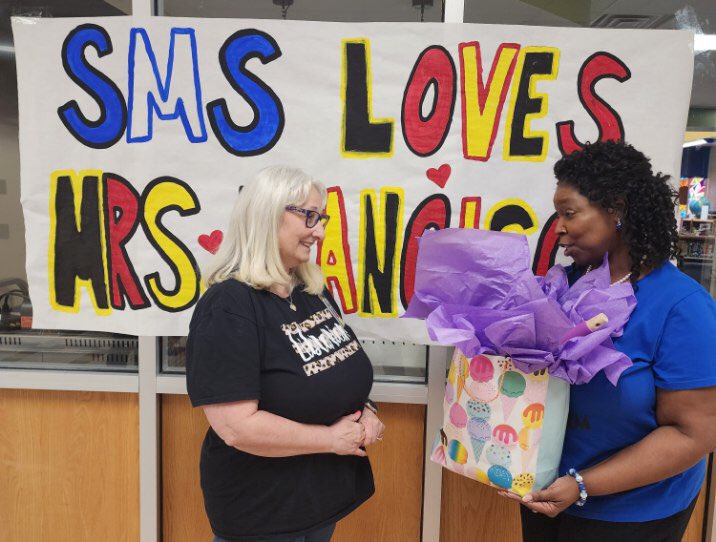 GailPHall1's tweet photo. #ShepherdISD #ShepherdMiddleSchool #vision2025 #PirateNation #TexasMiddleSchools #SISDSupchallenge #CKH #SchoolCounselor Celebrating National Librarian’s Day w SMS librarian, Ms. Fransisco. We appreciate her for everything she does for SMS Pirates! https://t.co/CJ9Wd3e15F