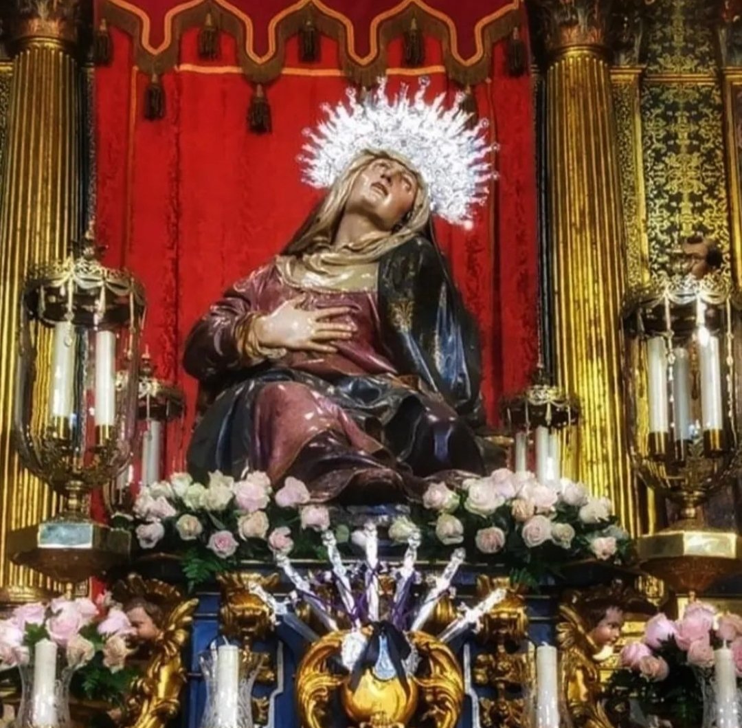 De la Iglesia  Penitencial de  Nuestra  Señora de la Angustias, la Ilustre Cofradía Penitencial de Nuestra Señora de las Angustias, con el paso 'NUESTRA SEÑORA DE LAS ANGUSTIAS' ha salido hace un rato, para encontrarse con su hijo.
#4Abril #SemanaSanta2023 #Valladolid