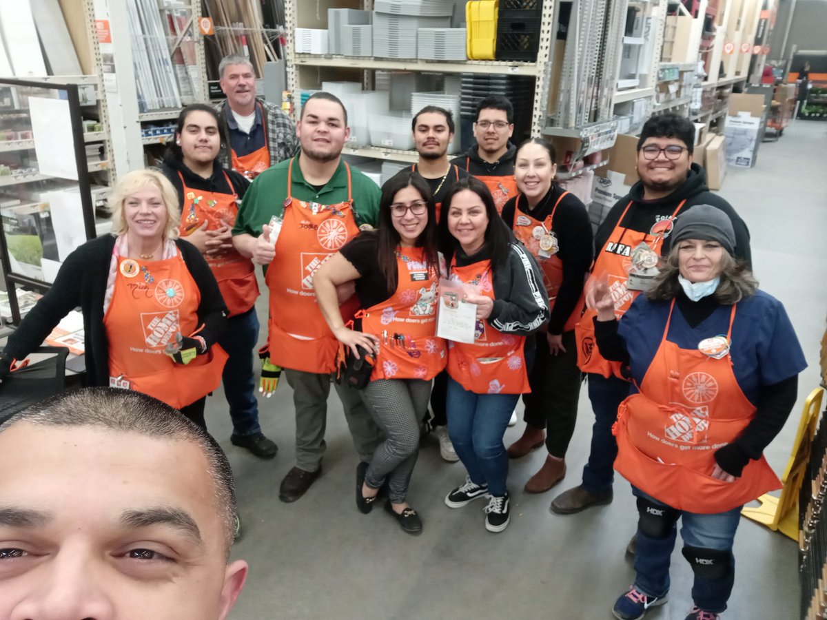 Gabby is doing a FANTASTIC job with her team GREAT engagement and motivation amongst her team!! Keep up the AWESOME job!🎉🎉 #teambuliding @JoseBanuelos831 <a href="/JulissaHD16/">Julissa Medina</a> <a href="/Perla1069CXM/">Perla Diaz</a>