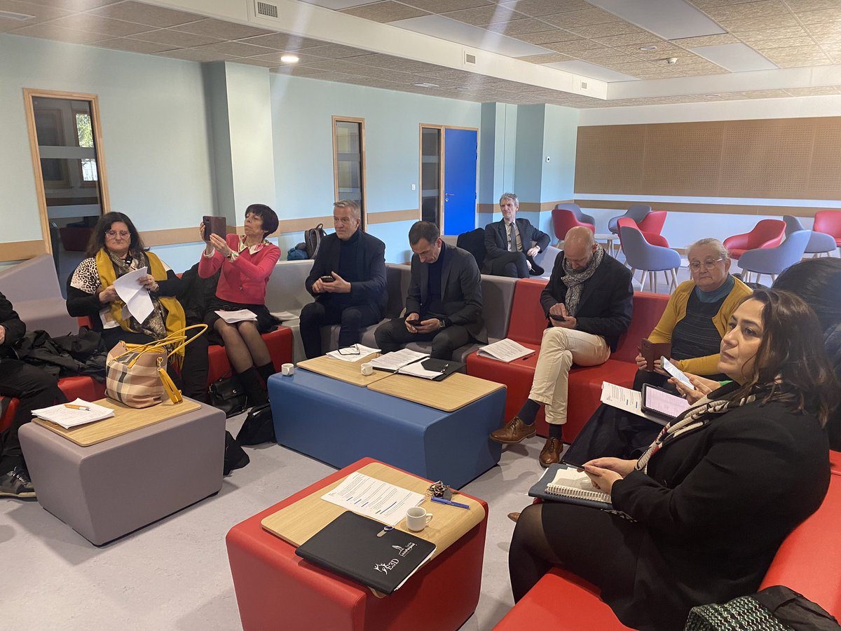 Lancement du projet académique 2023-2027 par Madame la Rectrice <a href="/NathalieAlber15/">Nathalie Albert-Moretti</a>  au <a href="/lycee_pergaud/">lycee.pergaud</a> . Atelier participatif et inter catégoriel du réseau Pergaud <a href="/acbesancon/">Académie de Besançon</a> #eleveacteur #cooperation #innovation