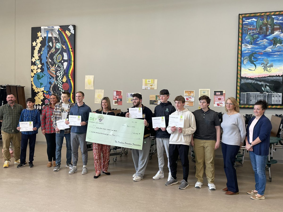 dux_schools's tweet photo. A huge thank you to DEF for all your support and congrats to all our student grant winners! @duxschools https://t.co/gtEZDL3aow