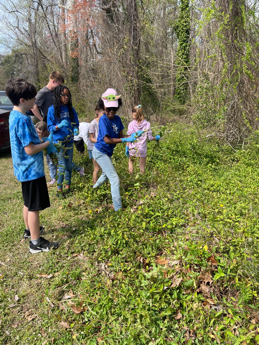 Students teamed up with Virginia Wesleyan University students in education for immersive learning activities about the environment. The future teachers worked with Oaks as part of their science units &amp; visited several stations on invasive species, water quality, recycling &amp; more.