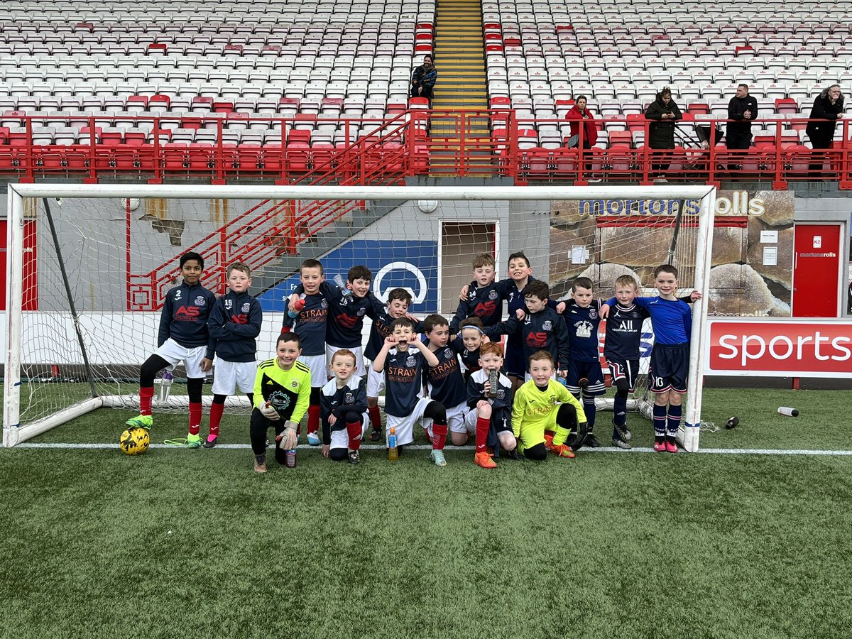 Claremont2014s's tweet photo. Massive thanks to @AcciesFCAcademy for the invitation to New Douglas park tonight. 
Great experience for the boys and some great football played. 
Boys did us proud ⚽️⚽️⚽️ https://t.co/zZ7QarXLHK
