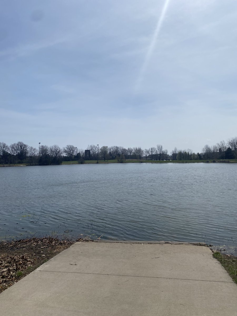 “It’s just as pretty as Lake of the Ozarks”- 8th Grade Student 😊
We’re lucky to have such a pretty place to go just next to our building 🦢🐢🐟
#scholarsfirst