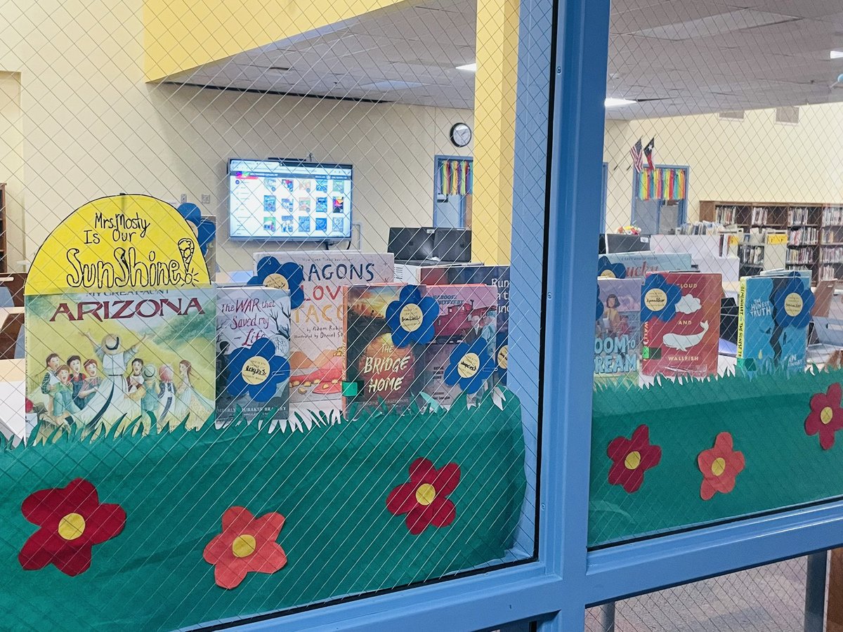 ClaytonTechTalk's tweet photo. Spring into April @CISDlib with a good book! @MKBMavs 5th grade Lit Reading Recommendations are on display @MKB_Library ~ make sure to check them out!
#CISDWorkingTogether
#MKBreads https://t.co/xRc5I1C8PM