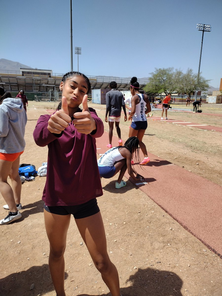 Amazing Gianna... 1st flight ended with 16ft2 1/2
Waiting for 2nd flight to know if she's on final
So proud of her, PR 3 times!!
<a href="/AndressHS_Track/">Andress HS Track AND Field</a> <a href="/Coach_Lorena_G/">Lorena Gonzalez</a> <a href="/CoachTaylor_CT/">Chris Taylor</a> <a href="/Prep1USA/">PREP1</a>