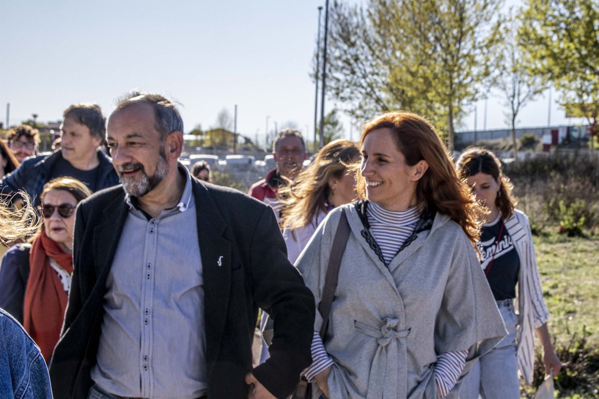 Monica_Garcia_G's tweet photo. Estupenda tarde recorriendo Navalcarnero y charlando junto a las vecinas y vecinos de todo lo bueno que muy pronto va a llegar a Madrid 💚 https://t.co/8mOg7DNcG7