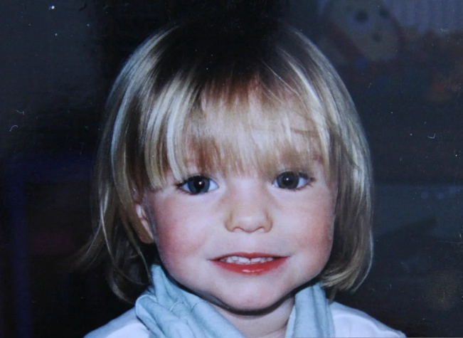 CelebrityBuda's tweet photo. JULIA WENDELL CLAIMS TO BE MADELEINE MCCANN, THE BRITISH GIRL WHO WENT MISSING DURING A FAMILY VACATION IN PORTUGAL IN 2007.

Click here for exclusive news ⬇️⬇️⬇️👇👇
https://t.co/uZNGUjpmRx

#juliawendell #madelinemccann https://t.co/bivef8MMiD