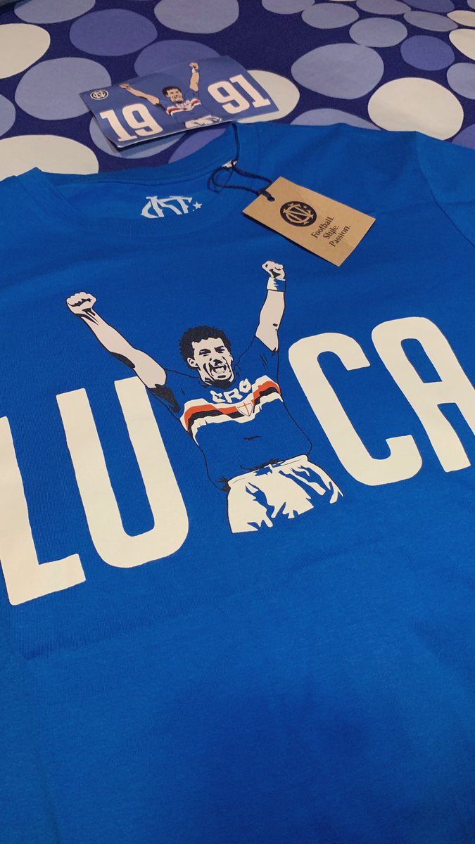 NikoPizz's tweet photo. It has finally arrived! 
Special thanks to @TheNorthCurve . Helpfulness and service truly appreciated

#Vialli #Sampdoria #football https://t.co/78G49wYIIX