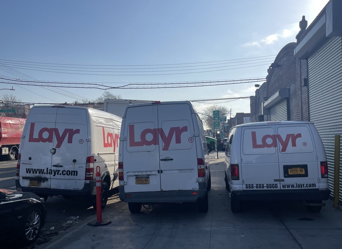 getLayr's tweet image. Gang is ready to roll #readytoroll #bronx #vans #fleet #vinyl #diecutvinyl #branding