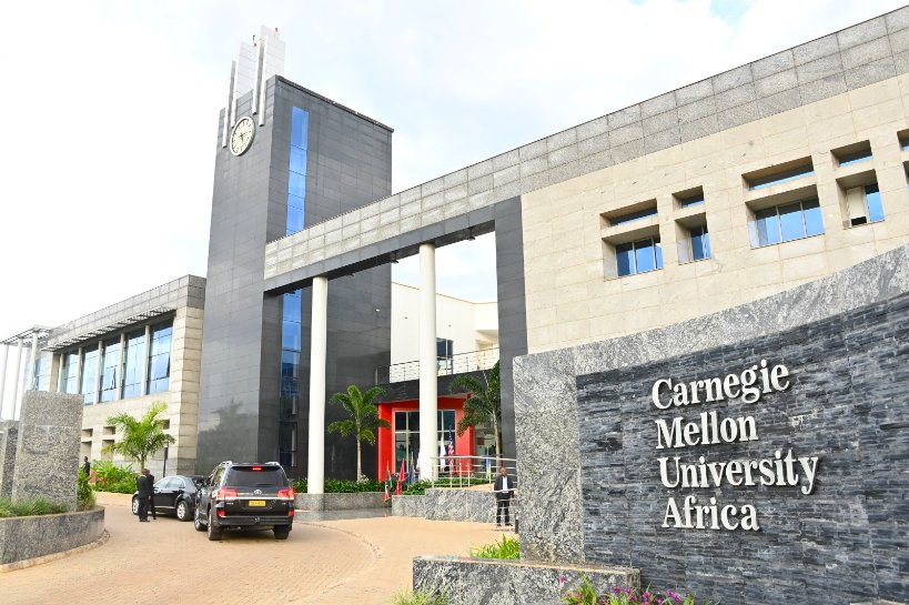 WilliamsRuto's tweet photo. Interacted with students at Carnegie Mellon University Africa, Kigali, Rwanda. https://t.co/vVhoajXkxW