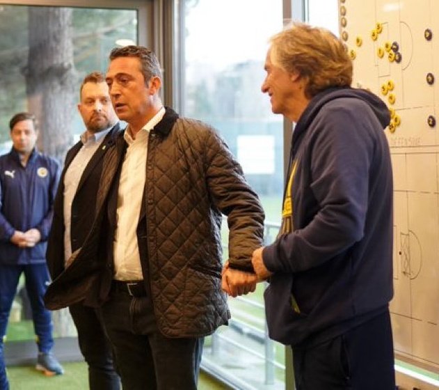mehmetaltunisk's tweet photo. Fenerbahçe'yi Beşiktaş maçında perişan eden ikili..
Hazır el ele tutuşmuşken keşke beraber gitseniz. #GoHomeJesus #AlikocistifaET https://t.co/R97iCqDyS2