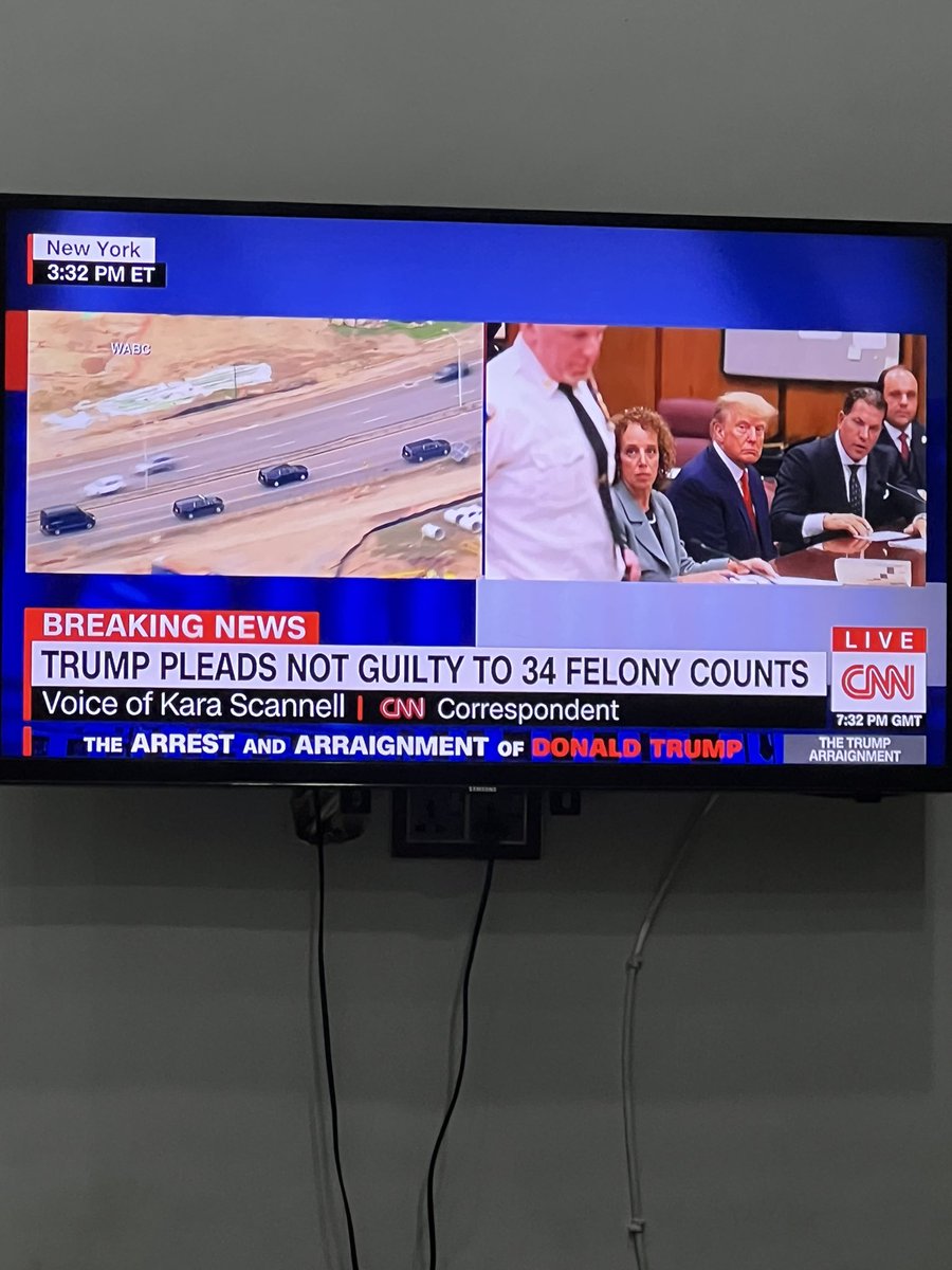 KokuAnyidoho's tweet image. Trump tamed in court. Time really changes. Hmmmm!!!