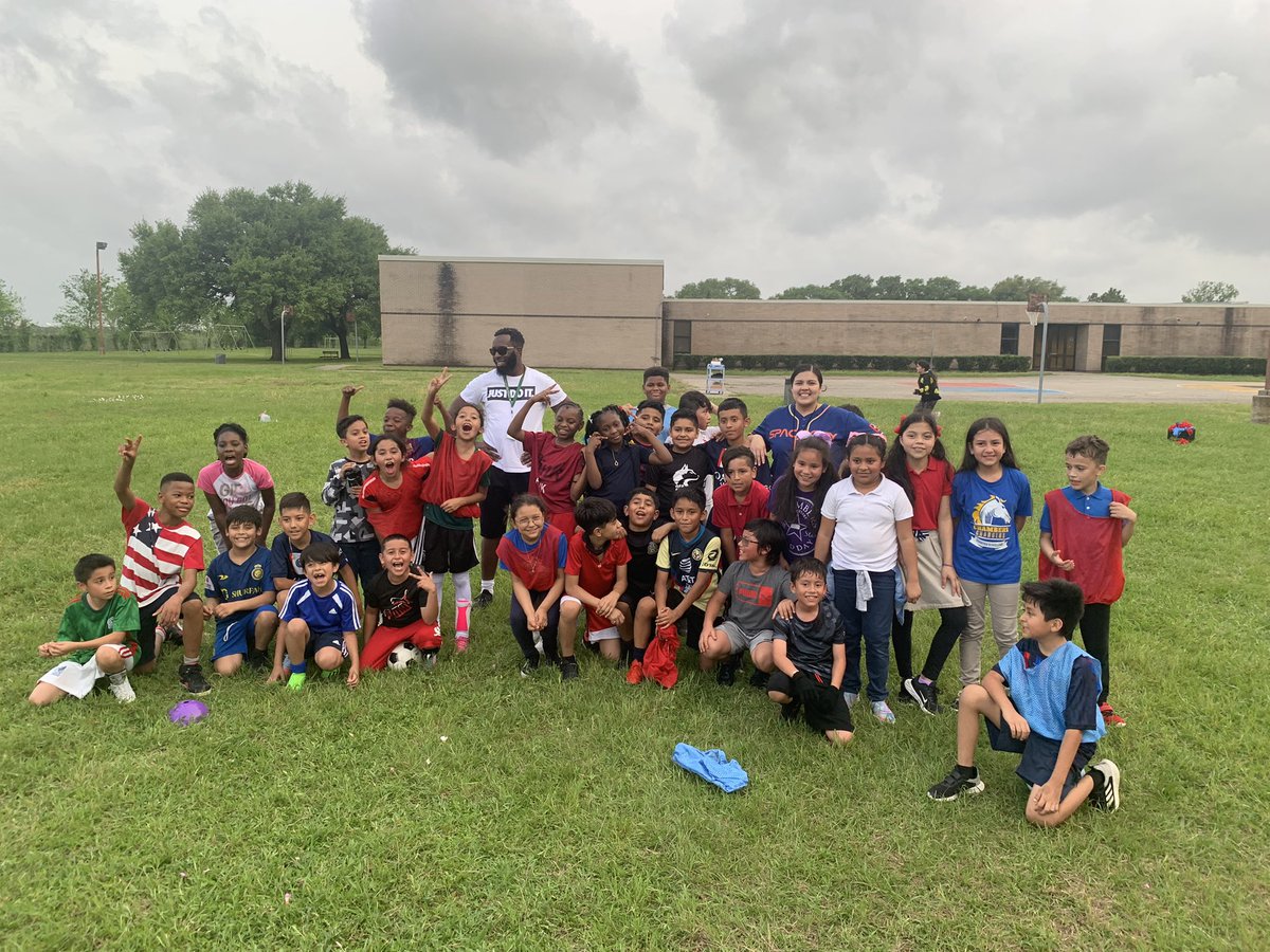 _ChambersCIA's tweet photo. Chambers Soccer Club players enjoyed their first game of the season! A great time was had by parents, staff, and students! https://t.co/9E0DEwYG03