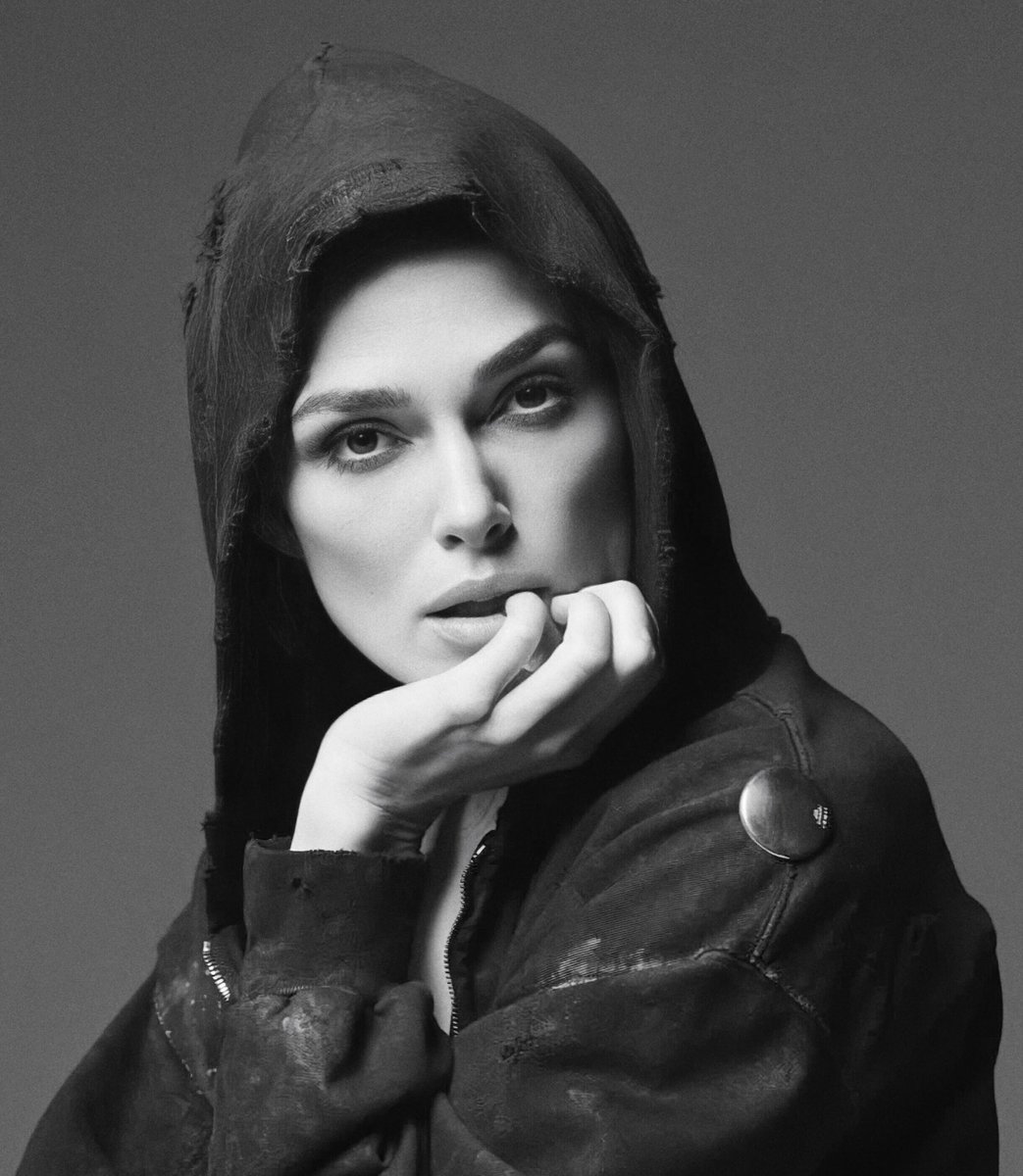 keirackfacts's tweet photo. Keira photographed by @_theosion for @marfajournal 🖤 https://t.co/z3VCCgoW0O