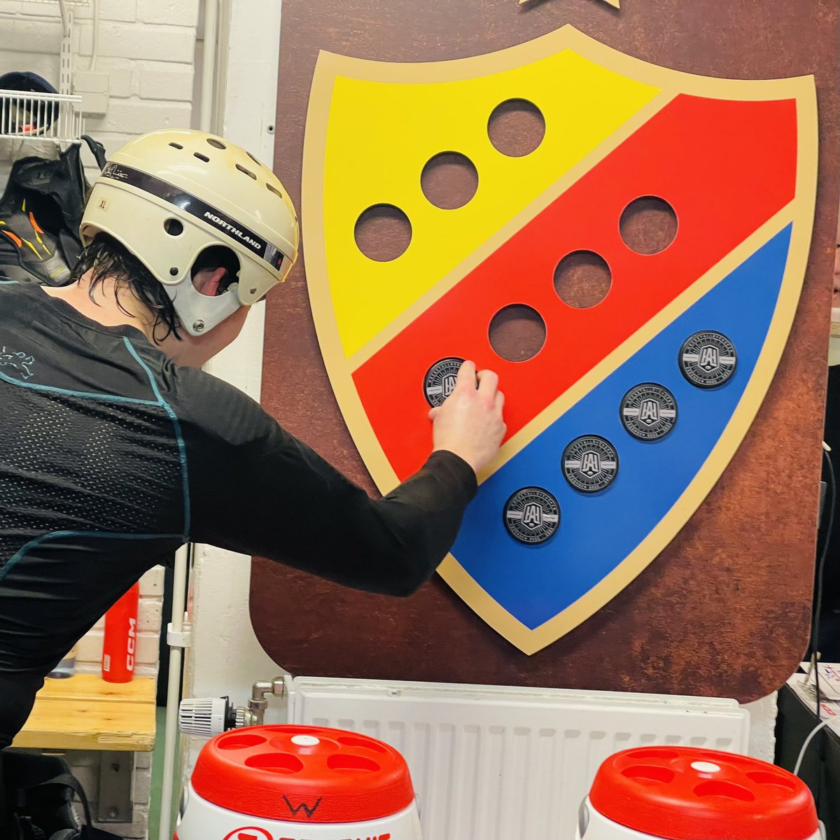 5 av 12!!
Nu fyller vi Hovet till max på torsdag (6/4) och lördag (8/4) 💛❤️💙