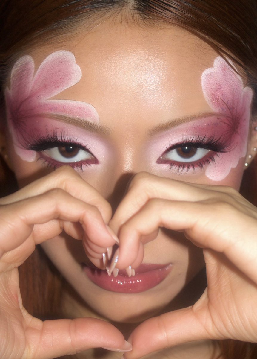 glamxbrit's tweet photo. 🌸 by me https://t.co/tijuQQDHpW