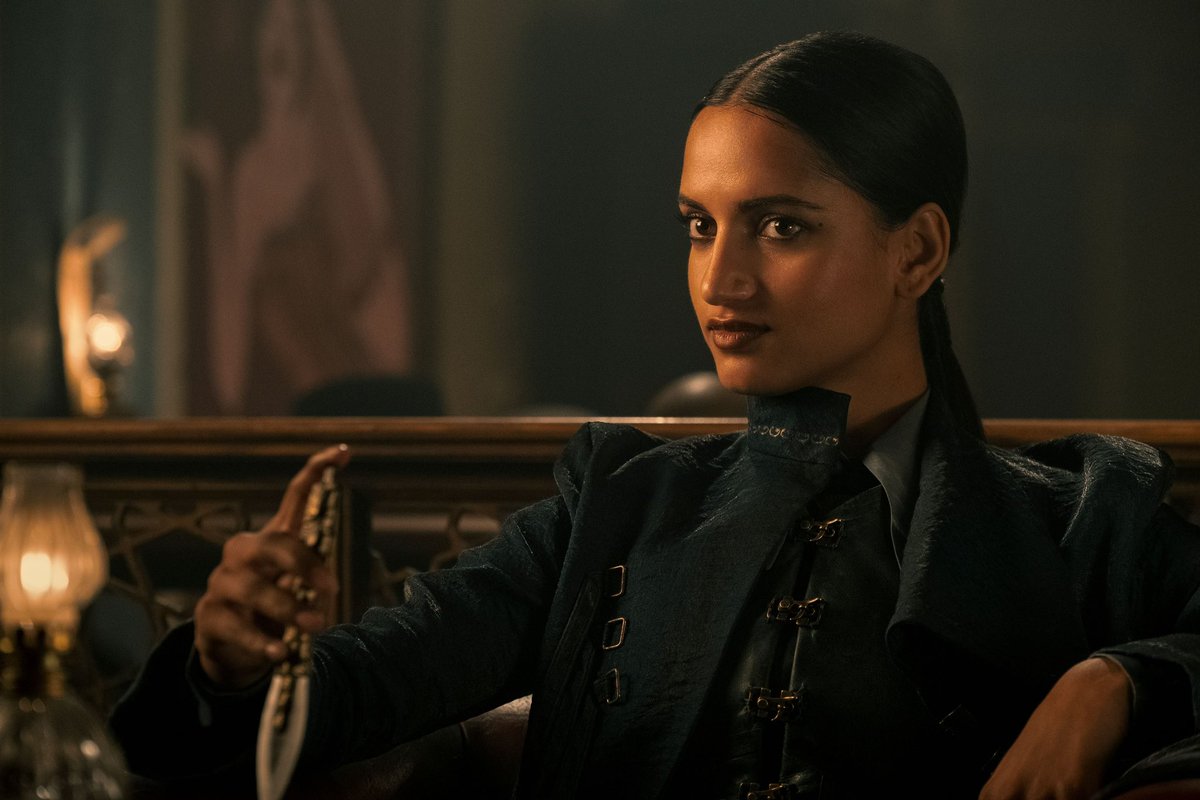 FilmUpdates's tweet image. Amita Suman on the ‘SIX OF CROWS’ spin-off scripts: “I'll say I have read them and I cried, and it's probably one of the best scripts I've been sent for a series. We all really, really, really, really want to do it.”

(collider.com/shadow-and-bon…)