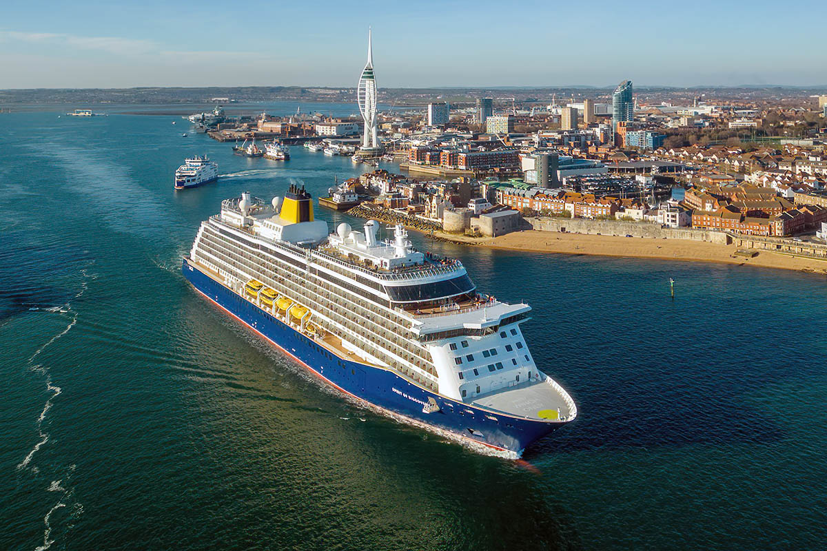 The @saga_travel_uk #SpiritofDiscovery sailing from @PortsmouthPort #Portsmouth