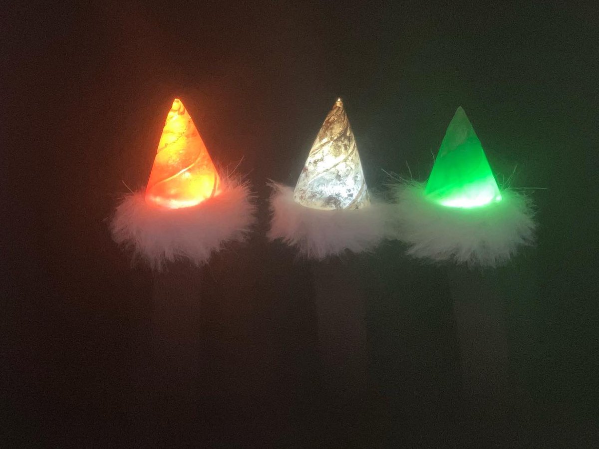 MiaChavi's tweet photo. New light up horns!!!#nowavailable #blackartist #blackart #ArtistOnTwitter #faeday #blackfaeday #lightup #lightuphorns #glowinthedark #glowinthedarkhorn #hornsonheadbands #handmade #headjewelry #cosplay #batteryoperated #onihorns #glowhorn #miachavigeekery #glowinggear https://t.co/HkIcbxtODt