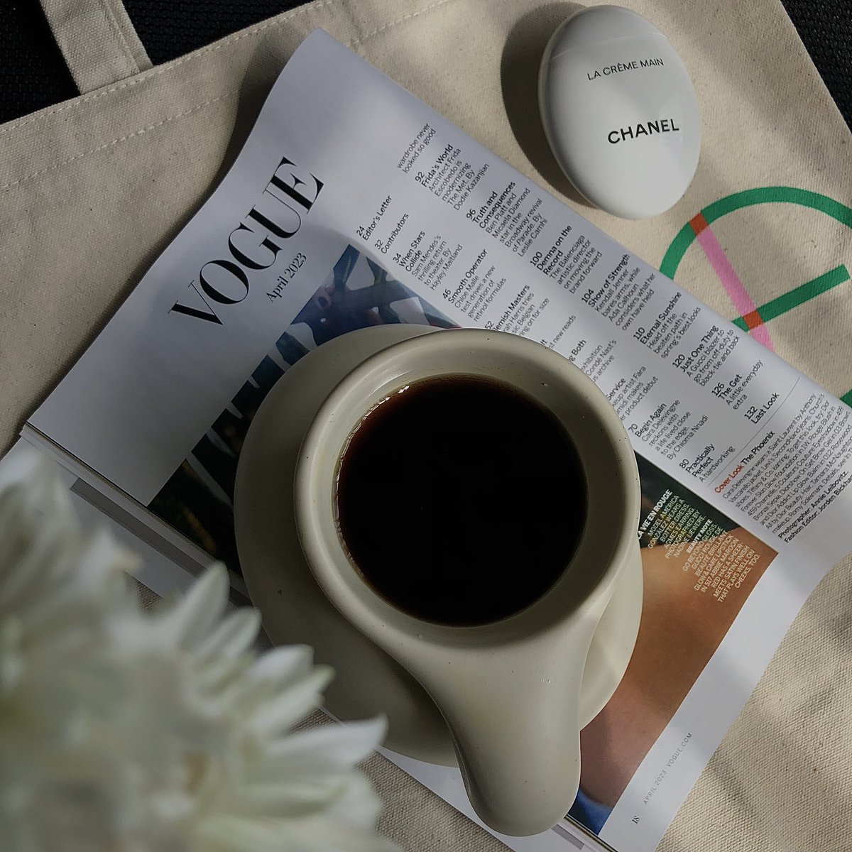 jasmine3R's tweet photo. Morning read. https://t.co/5AVfjPa2rq
