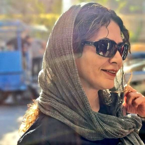 sedghi_fateme's tweet photo. بهار ما در زندان ۴۲ ساله شد ...
من وقتی به بهاره فکر میکنم نمیتونه یادم بره تمام وقت هایی که به زور به ما میگفت حرف بزنید مشارکت کنید ...
به قول هستی بهاره اولین کسی بود که تصویر فعال سیاسی رو برامون زنانه کرد...
تولدت مبارک ما..
#بهاره_هدایت https://t.co/E6kr8aG1yP