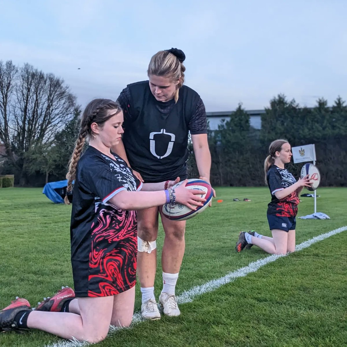 GR_CommunityDpt's tweet photo. 🚀 DAY 2 @malverncollege #girlsresidential

We got coached by @Glos_PuryWRFC players today... 😍⭐ 

Stardust to finish an awesome day of rugby, and learning about nutrition and strength &amp; conditioning!

#rugby4life @gloucesterrugby https://t.co/nWsMsUjDMb