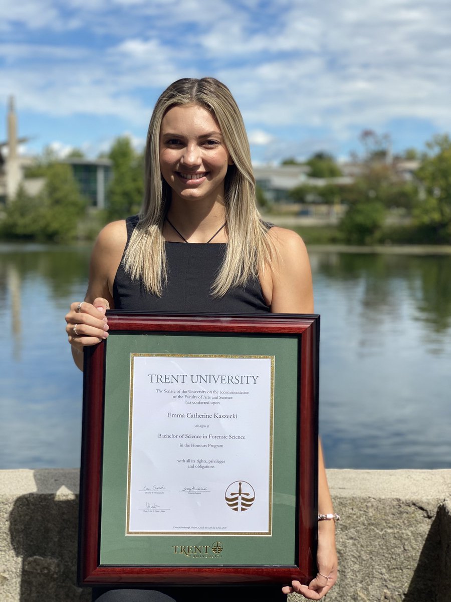 emmakaszecki's tweet photo. #TrentDay for me means being proud of how far I’ve come and excited about what’s ahead. I’ve been at Trent since 2016 (photo 1: move-in day), began my MSc in 2020 (photo 2: make-up graduation photo #covidclass), and converted to my PhD in 2022 (photo 3: official PhD candidate). https://t.co/qwF3nd4tkl