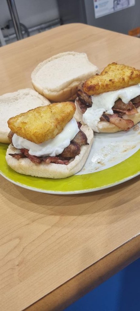 Claire78028760's tweet photo. Lovely start to the day breakfast Barms made by patients on #teamprospect for themselves and staff 😀  I was so full 😋  #therapyteam @GMMH_NHS https://t.co/cau46hSYkU