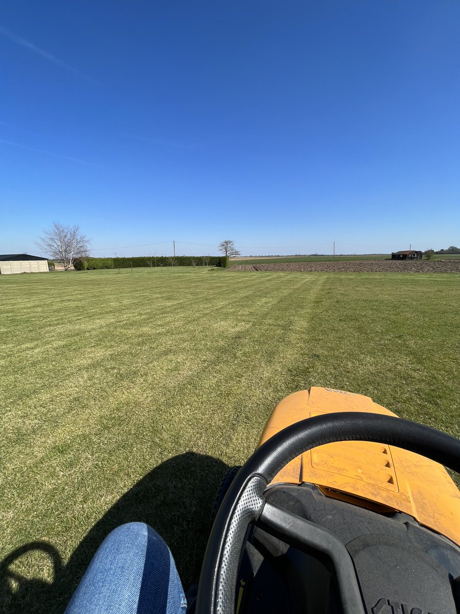 jkmzedder's tweet image. Fuck it. I’m calling it summer already. #stiga  #coldbutgold day. ☀️#lincolnshire