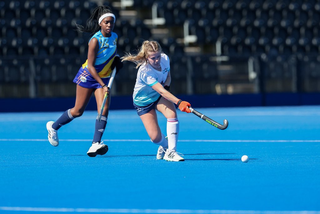 MillieAspden's tweet photo. Challenging couple of days playing for @AoC_Sport against a quality @hockey_mentors team - learnt a lot and fantastic to play on a @FIHProLeague pitch.
@osakahockey_UK https://t.co/Ce99X7eOBF