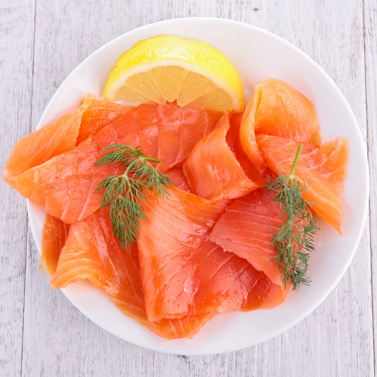 PescatoreNY's tweet photo. 'Tis the season for perfectly smoked salmon 😍🐟 Here at Pescatore Seafood, we are partnered with the best smokehouse in NYC to bring you only the best quality smoked salmon. Perfect with any schmear you love. 🙌 https://t.co/EhJyuoQoDt https://t.co/Vjk3iUYM5u