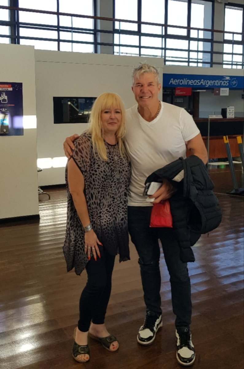 marisavolpi's tweet photo. Recibiendo a @FernandBurlando en el aeropuerto de Viedma rumbo a Patagones. 
#Burlando2023 #BurlandoGobernador https://t.co/LFQCyniDTf