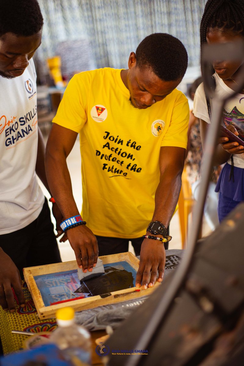 DaudaMalik5's tweet photo. @YAMghana KUMASI held a skills training session with EKO Skills Ghana on April 1, 2023, to equip the youth with skills in T-shirt printing, Liquid Soap, and Fascinator making as a means of capacity building. 
 @TheGHAlliance @IreneSiaw_ @shamimamuslim @DManortey @AdubeaAmoah https://t.co/UnO6kvw3GH