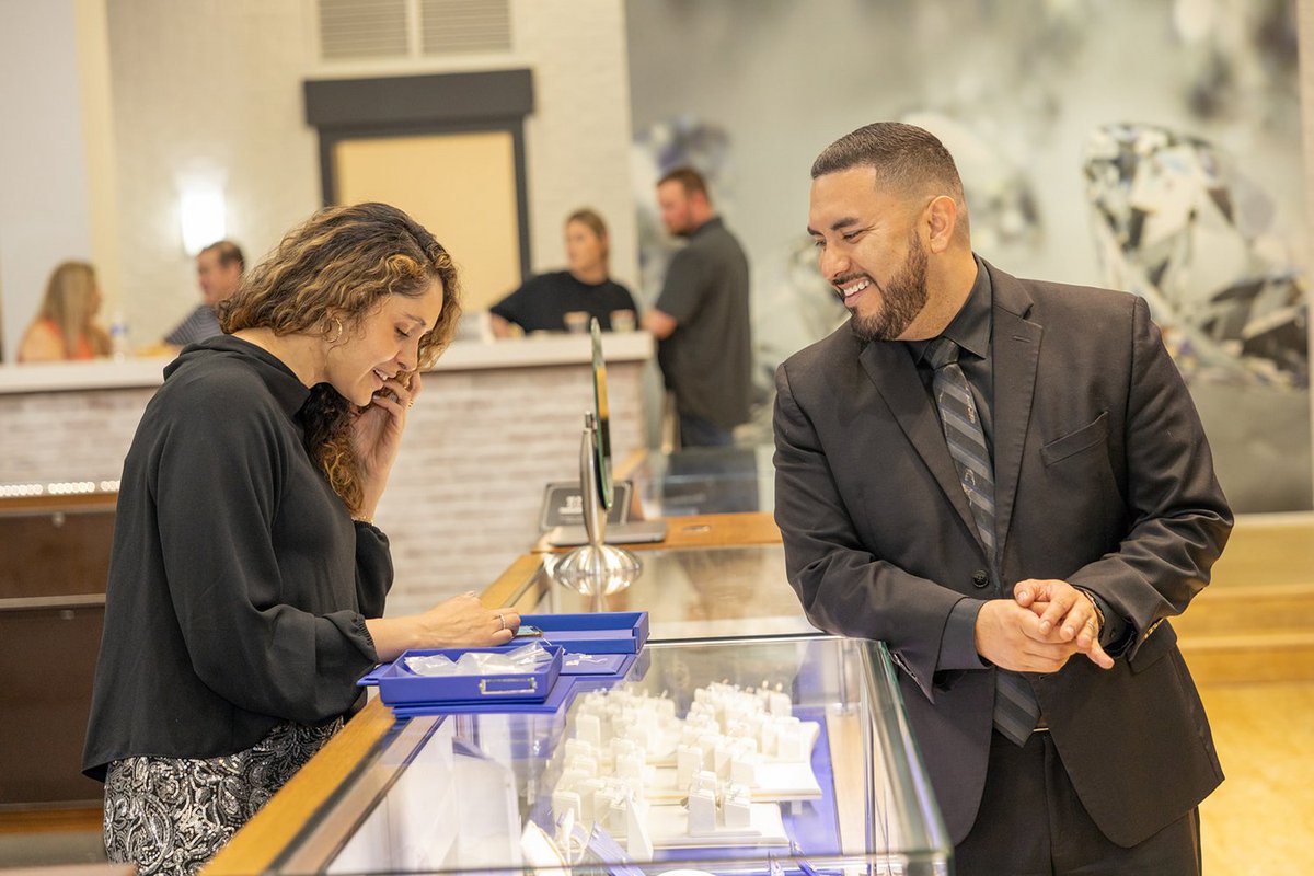 Robbins Brothers Fine Jewelers tweet media