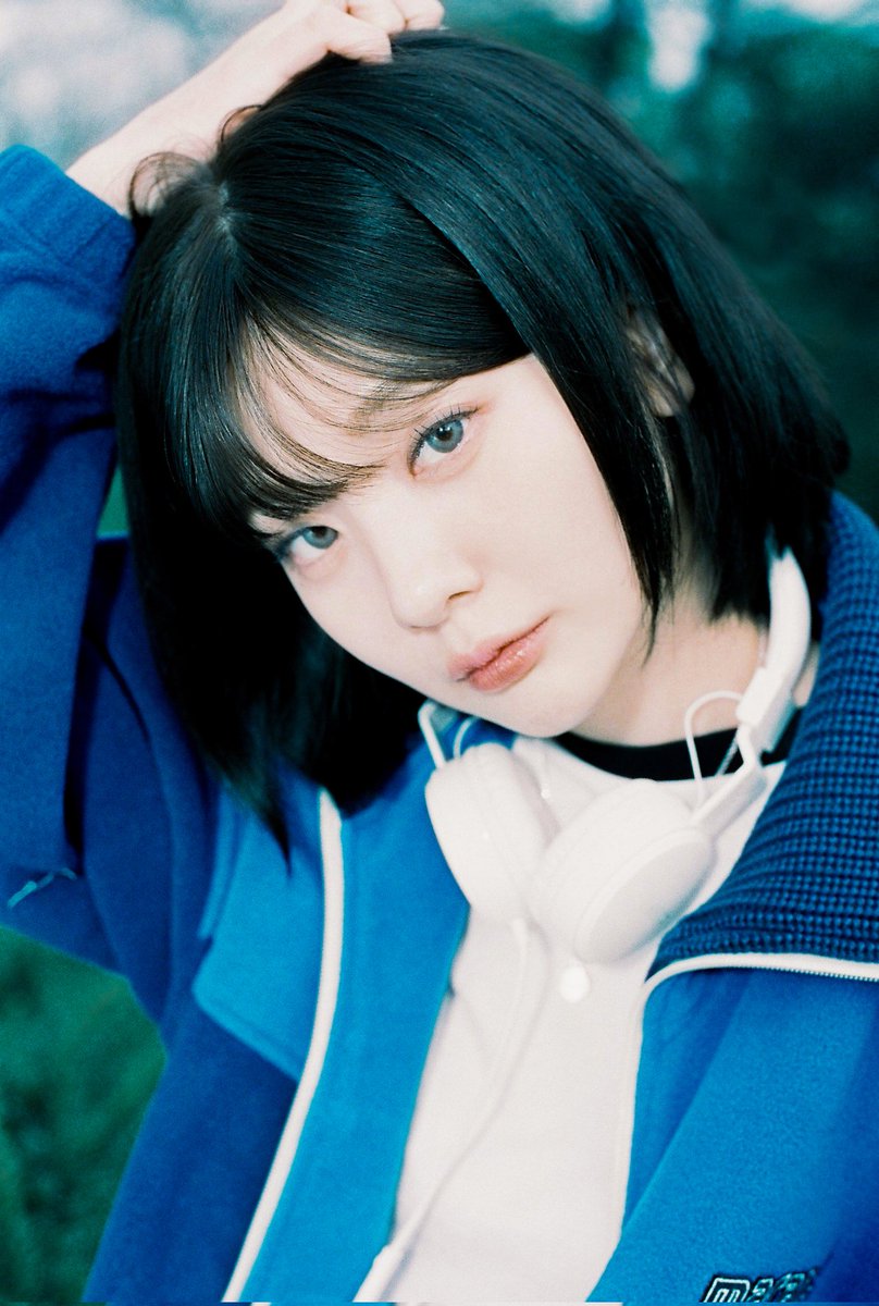 Bol4Colombia's tweet photo. ❁사랑.zip❁
04/04/2023
•••
Teasers del cuarto track del próximo mini album de BOL4.
•••
#볼빨간사춘기 #BOL4 #BOL4_Seoul 
#Love_story #Seoul #아름다운_건 #In_the_mirror #별 https://t.co/2aW1qLqxrn