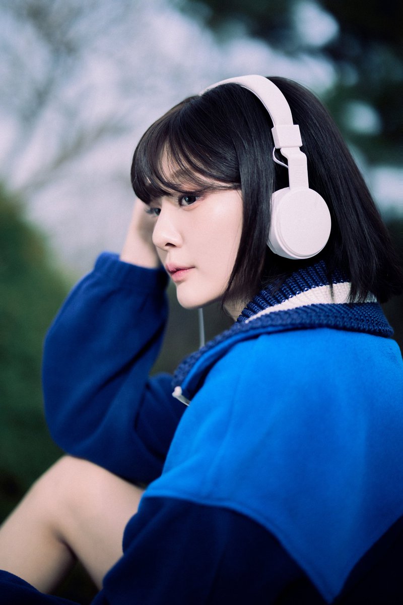 Bol4Colombia's tweet photo. ❁사랑.zip❁
04/04/2023
•••
Teasers del cuarto track del próximo mini album de BOL4.
•••
#볼빨간사춘기 #BOL4 #BOL4_Seoul 
#Love_story #Seoul #아름다운_건 #In_the_mirror #별 https://t.co/2aW1qLqxrn