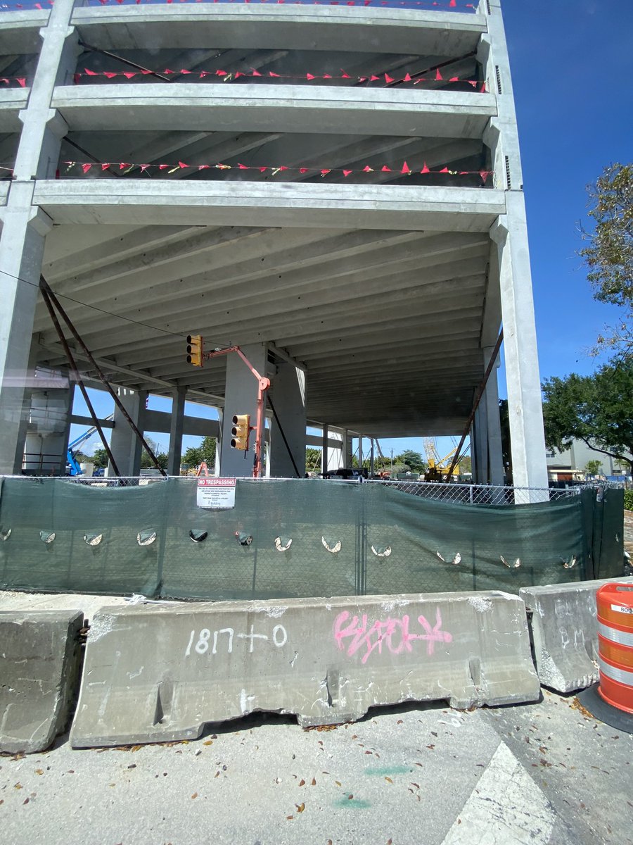 SDadebrtupdates's tweet photo. SW 168th Street Station:
#SouthCorridorBRT
#SouthDadeTransitway https://t.co/a51i9HhsRo