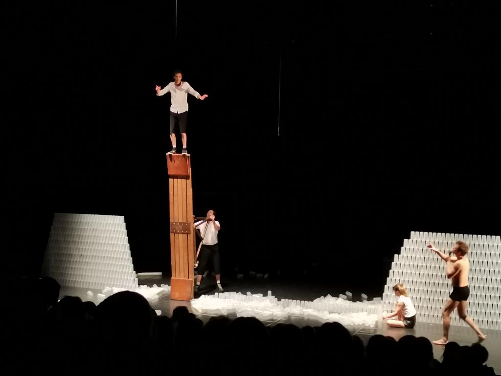 Ô Racine, du théâtre! tweet media